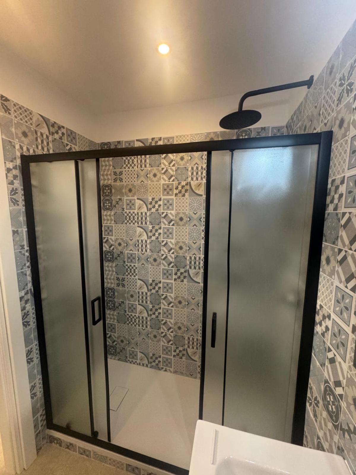 Casa de hóspedes Youroominrome